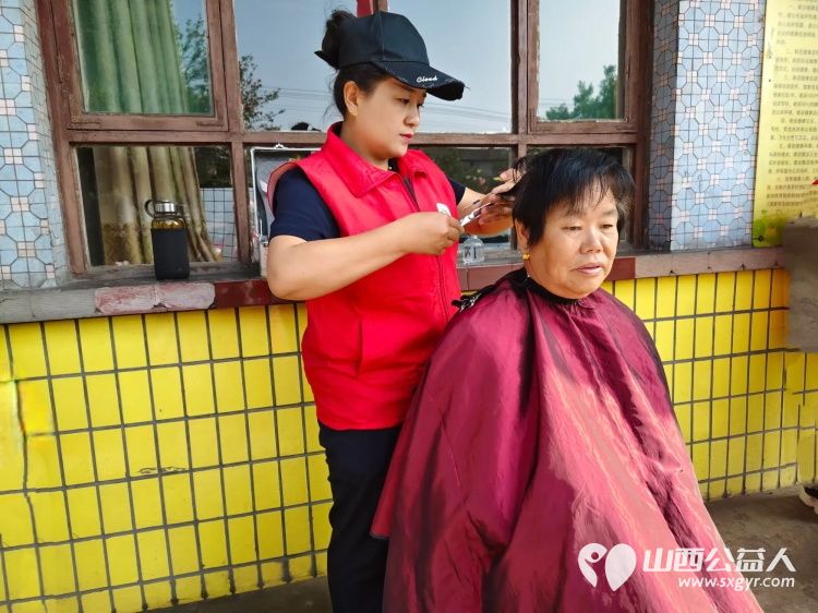 介休市敬老协会2025年6月21日孝善行之敬老爱老助老活动走入介休市连福镇东杨屯村服务老人 - 第22张 - 山西公益人 介休市敬老协会2025年6月21日孝善行之敬老爱老助老活动走入介休市连福镇东杨屯村服务老人 - 第22张