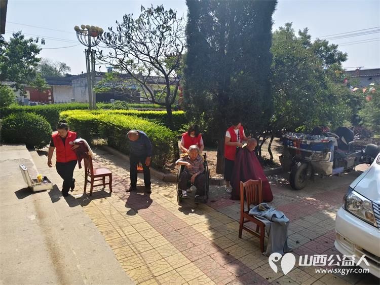 介休市敬老协会2025年6月21日孝善行之敬老爱老助老活动走入介休市连福镇东杨屯村服务老人 - 第7张 - 山西公益人 介休市敬老协会2025年6月21日孝善行之敬老爱老助老活动走入介休市连福镇东杨屯村服务老人 - 第7张