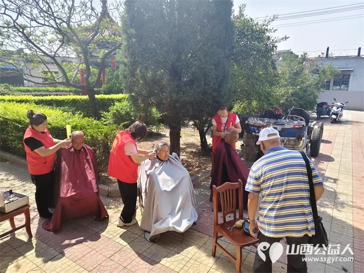 介休市敬老协会2025年6月21日孝善行之敬老爱老助老活动走入介休市连福镇东杨屯村服务老人 - 第9张 - 山西公益人 介休市敬老协会2025年6月21日孝善行之敬老爱老助老活动走入介休市连福镇东杨屯村服务老人 - 第9张