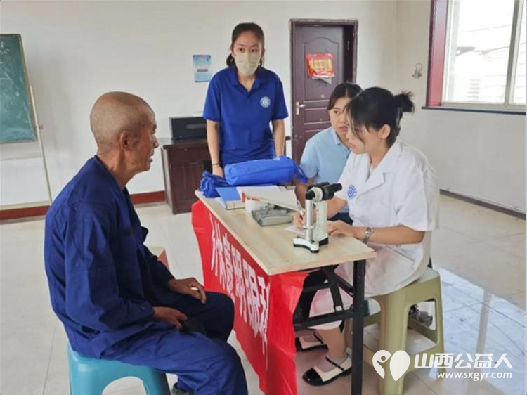 介休市敬老协会2025年6月21日敬老爱老助老活动走入介休市连福镇西湖龙村为60岁以上所有老人们爱心理发、义诊 - 第13张 - 山西公益人 介休市敬老协会2025年6月21日敬老爱老助老活动走入介休市连福镇西湖龙村为60岁以上所有老人们爱心理发、义诊 - 第13张