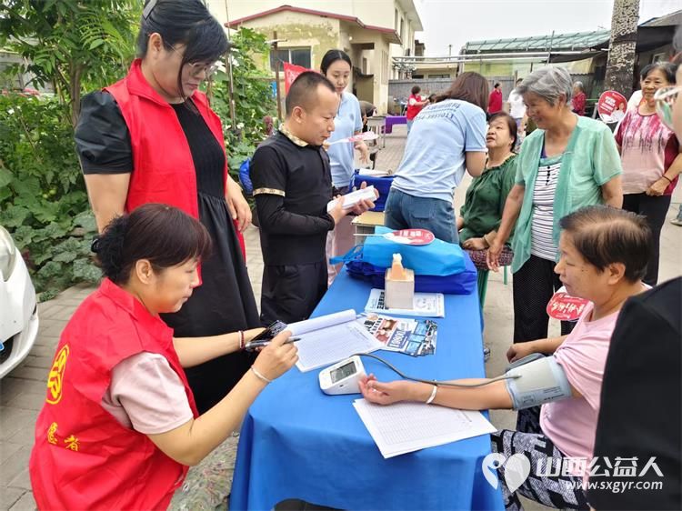 介休市敬老协会2025年6月25日组织志愿者走进北关街道朝阳路社区为社区所有老人们爱心理发按摩理疗义诊 - 第19张 - 山西公益人 介休市敬老协会2025年6月25日组织志愿者走进北关街道朝阳路社区为社区所有老人们爱心理发按摩理疗义诊 - 第19张