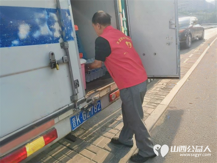不忘初心为爱而行----记介休市西关金融路社区不忘初心公益协会志愿者助力中考学子活动 - 第12张 - 山西公益人 不忘初心为爱而行----记介休市西关金融路社区不忘初心公益协会志愿者助力中考学子活动 - 第12张