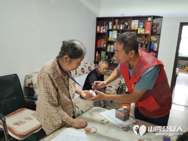 2024年度全国志愿服务“四个100”先进典型名单公示太原市杏花岭区杏花红志愿服务中心负责人张建中入选全国最美志愿者 - 第8张 - 山西公益人 2024年度全国志愿服务“四个100”先进典型名单公示太原市杏花岭区杏花红志愿服务中心负责人张建中入选全国最美志愿者 - 第8张