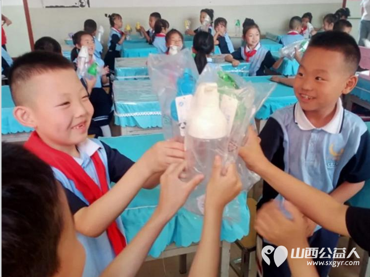 净水润童心守护成长每一刻----离石区青年志愿者协会2024-2025年度净水计划圆满收官承载着我们对孩子们深深的关爱 - 第4张