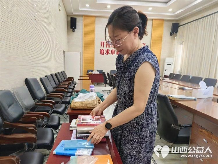 2025年度山西省青基会忻州一中校友红玫瑰奖学金发放!忻中校友为30名家庭贫困学习优秀的获奖学生提供了每人2000元的奖学金 - 第7张 - 山西公益人 2025年度山西省青基会忻州一中校友红玫瑰奖学金发放!忻中校友为30名家庭贫困学习优秀的获奖学生提供了每人2000元的奖学金 - 第7张