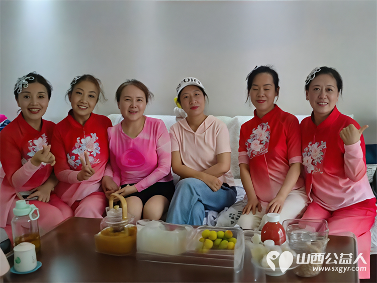 太原市广场舞协会煤气化老年大学舞蹈队煤气化健身球健身站参加了下社区七一文艺汇演活动 - 第22张 - 山西公益人 太原市广场舞协会煤气化老年大学舞蹈队煤气化健身球健身站参加了下社区七一文艺汇演活动 - 第22张