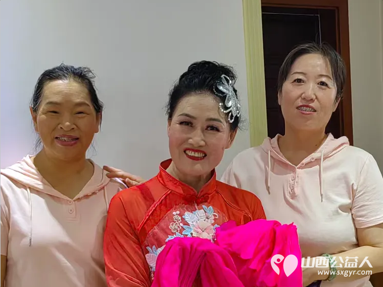 太原市广场舞协会煤气化老年大学舞蹈队煤气化健身球健身站参加了下社区七一文艺汇演活动 - 第25张 - 山西公益人 太原市广场舞协会煤气化老年大学舞蹈队煤气化健身球健身站参加了下社区七一文艺汇演活动 - 第25张