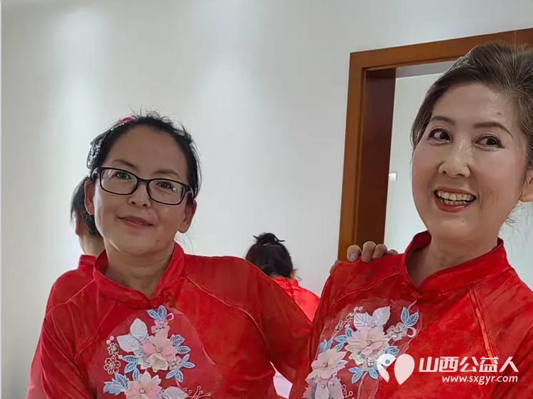 太原市广场舞协会煤气化老年大学舞蹈队煤气化健身球健身站参加了下社区七一文艺汇演活动 - 第28张 - 山西公益人 太原市广场舞协会煤气化老年大学舞蹈队煤气化健身球健身站参加了下社区七一文艺汇演活动 - 第28张