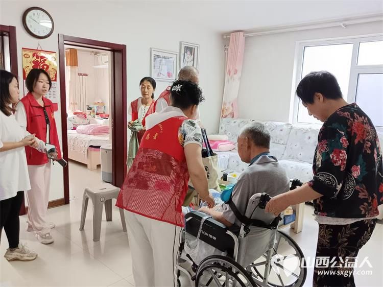 剪出温暖 理出幸福----共青团杏花岭区委联合杏花岭区杏花红志愿服务中心多部门开展爱心义剪志愿服务活动 - 第22张 - 山西公益人 剪出温暖 理出幸福----共青团杏花岭区委联合杏花岭区杏花红志愿服务中心多部门开展爱心义剪志愿服务活动 - 第22张