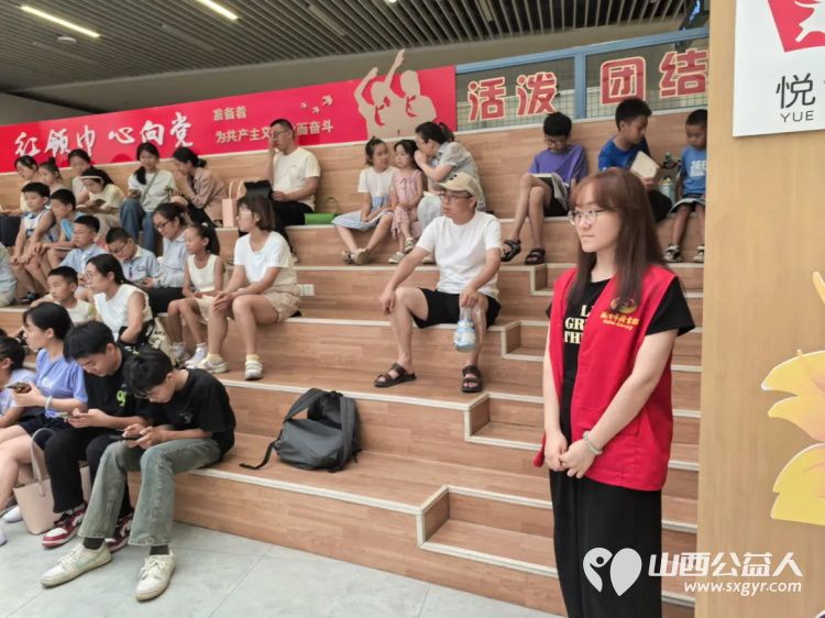 志愿微光照亮书香----临汾市护苗爱心志愿服务队走进临汾市图书馆协助工作人员开展图书整理和书架擦拭工作用实际行动为读者们打造更优质的阅读环境 - 第3张