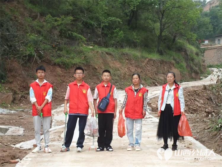 公益下乡 寿阳县卡卡公益志愿者协会庆七一走进尹林芝镇贾家庄村慰问进行了文艺演出理发义诊 - 第7张 - 山西公益人 公益下乡 寿阳县卡卡公益志愿者协会庆七一走进尹林芝镇贾家庄村慰问进行了文艺演出理发义诊 - 第7张