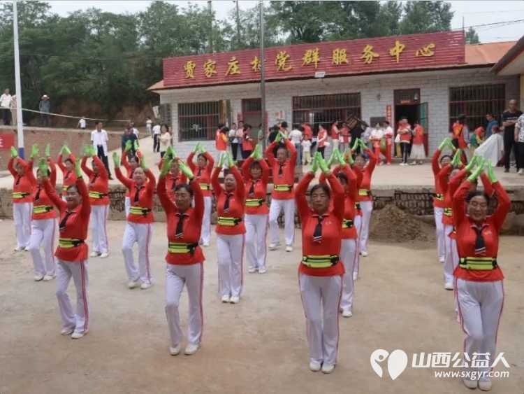 公益下乡 寿阳县卡卡公益志愿者协会庆七一走进尹林芝镇贾家庄村慰问进行了文艺演出理发义诊 - 第6张 - 山西公益人 公益下乡 寿阳县卡卡公益志愿者协会庆七一走进尹林芝镇贾家庄村慰问进行了文艺演出理发义诊 - 第6张