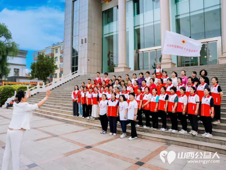 屯留区红十字会开展庆祝中国共产党成立104周年系列活动慰问了老党员困难党员和特困群众为他们送去了米面油等生活必需品 - 第1张 - 山西公益人 屯留区红十字会开展庆祝中国共产党成立104周年系列活动慰问了老党员困难党员和特困群众为他们送去了米面油等生活必需品 - 第1张
