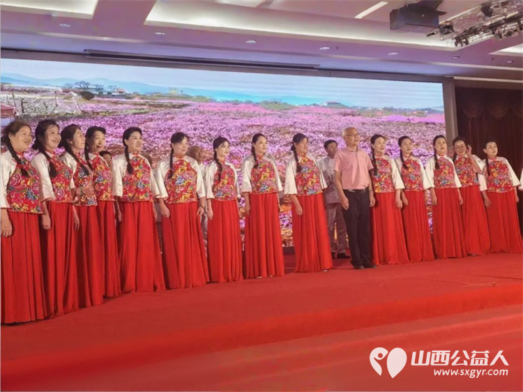 庆党生不忘初心捐钢琴奉献关爱 山西省乡村振兴研究会山西省海养慈善基金会向山西华顿农民合唱捐献钢琴一架 - 第5张 - 山西公益人 庆党生不忘初心捐钢琴奉献关爱 山西省乡村振兴研究会山西省海养慈善基金会向山西华顿农民合唱捐献钢琴一架 - 第5张