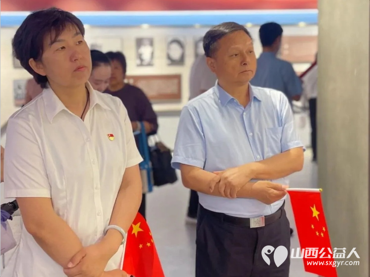 太原市西安商会、宝鸡商会联合邮储银行府西街支行前往太原解放纪念馆共同开展“铭记历史,砥砺前行”主题党日活动 - 第5张 - 山西公益人 太原市西安商会、宝鸡商会联合邮储银行府西街支行前往太原解放纪念馆共同开展“铭记历史,砥砺前行”主题党日活动 - 第5张