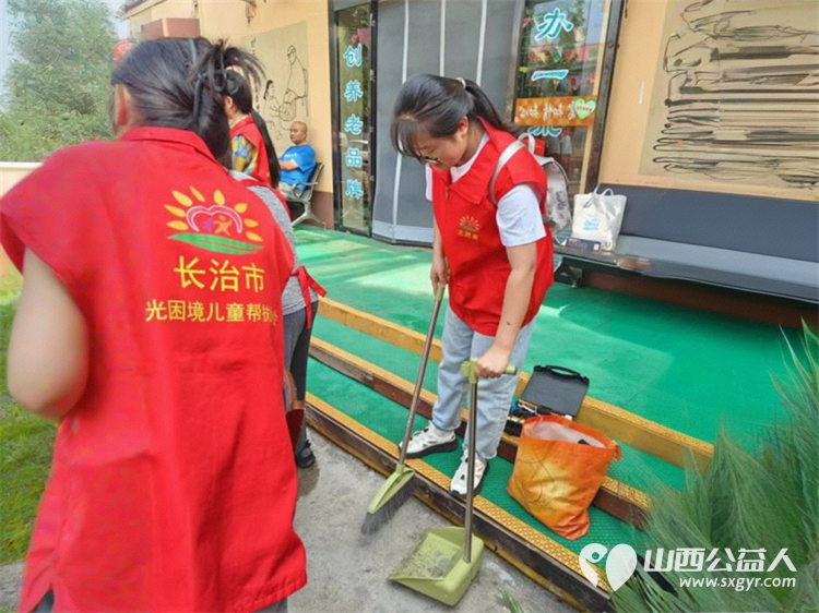 长治市阳光困境儿童帮扶协会携手下秦敬老院举办浓浓敬老情情暖夕阳红义务理发活动 - 第25张 - 山西公益人 长治市阳光困境儿童帮扶协会携手下秦敬老院举办浓浓敬老情情暖夕阳红义务理发活动 - 第25张