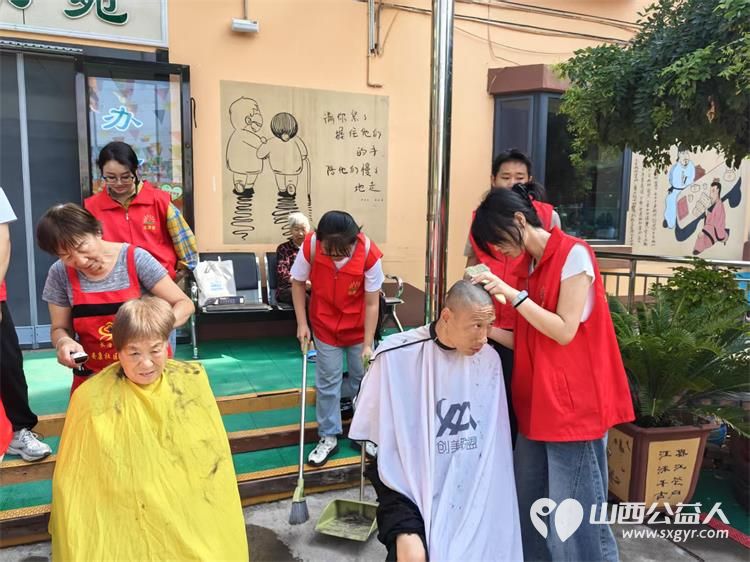 长治市阳光困境儿童帮扶协会携手下秦敬老院举办浓浓敬老情情暖夕阳红义务理发活动 - 第17张 - 山西公益人 长治市阳光困境儿童帮扶协会携手下秦敬老院举办浓浓敬老情情暖夕阳红义务理发活动 - 第17张