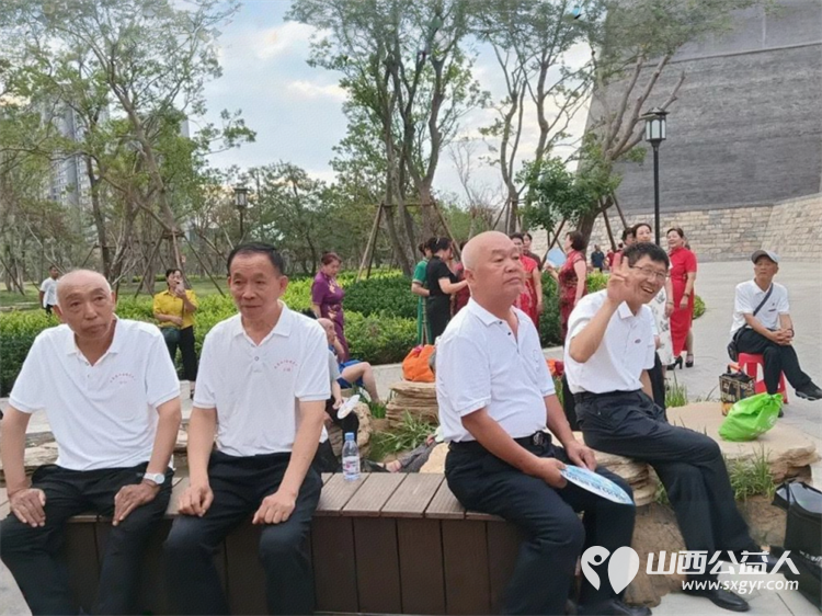 党建引领志愿红歌声飞扬颂党恩----临汾市文明交通志愿者协会党支部联合大美临汾合唱团服务队共庆党的生日 - 第10张 - 山西公益人 党建引领志愿红歌声飞扬颂党恩----临汾市文明交通志愿者协会党支部联合大美临汾合唱团服务队共庆党的生日 - 第10张