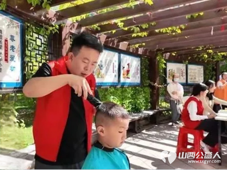 五社联动聚合力 共筑骑手友好新家园——离石区青年志愿者协会助力新就业群体友好社区建设 - 第9张 - 山西公益人 五社联动聚合力 共筑骑手友好新家园——离石区青年志愿者协会助力新就业群体友好社区建设 - 第9张