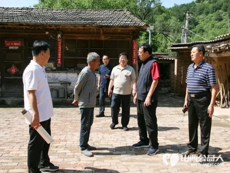五台山书画院党支部开展庆七一书画进忻府区寺坪村老区活动参观中共忻县(西)县委旧址走访慰问了四位老党员并委托村党支部向其余21名党员转达慰问转赠书画作品 - 第7张 - 山西公益人 五台山书画院党支部开展庆七一书画进忻府区寺坪村老区活动参观中共忻县(西)县委旧址走访慰问了四位老党员并委托村党支部向其余21名党员转达慰问转赠书画作品 - 第7张