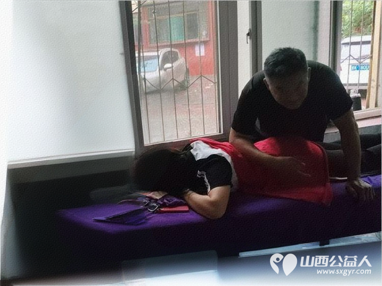志愿服务进社区健康活动暖人心--介休市敬老协会志愿者7月3日走进东南街道水门南街社区为社区所有老人们爱心理发、按摩理疗、义诊 - 第15张 - 山西公益人 志愿服务进社区健康活动暖人心--介休市敬老协会志愿者7月3日走进东南街道水门南街社区为社区所有老人们爱心理发、按摩理疗、义诊 - 第15张