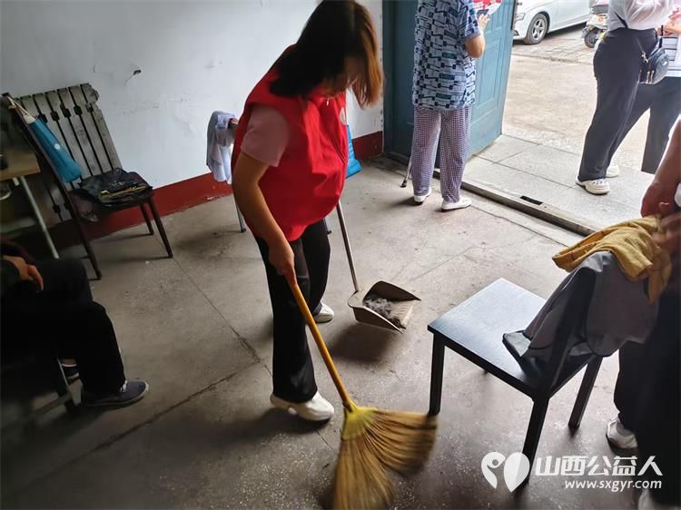 志愿服务进社区健康活动暖人心--介休市敬老协会志愿者7月3日走进东南街道水门南街社区为社区所有老人们爱心理发、按摩理疗、义诊 - 第27张 - 山西公益人 志愿服务进社区健康活动暖人心--介休市敬老协会志愿者7月3日走进东南街道水门南街社区为社区所有老人们爱心理发、按摩理疗、义诊 - 第27张