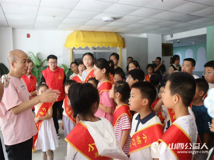 衷心感谢太原市小桔灯爱心联盟各位小志愿者和家长们走进我们太原市灵星孤独症中心认购孩子们的手工作品为孩子们捐赠牛奶玩具和学习用品 - 第3张 - 山西公益人 衷心感谢太原市小桔灯爱心联盟各位小志愿者和家长们走进我们太原市灵星孤独症中心认购孩子们的手工作品为孩子们捐赠牛奶玩具和学习用品 - 第3张