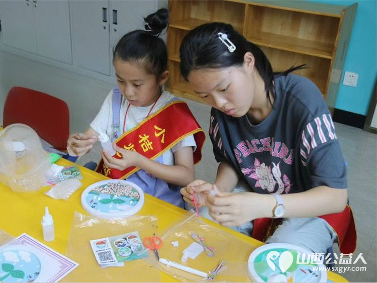 衷心感谢太原市小桔灯爱心联盟各位小志愿者和家长们走进我们太原市灵星孤独症中心认购孩子们的手工作品为孩子们捐赠牛奶玩具和学习用品 - 第8张 - 山西公益人 衷心感谢太原市小桔灯爱心联盟各位小志愿者和家长们走进我们太原市灵星孤独症中心认购孩子们的手工作品为孩子们捐赠牛奶玩具和学习用品 - 第8张