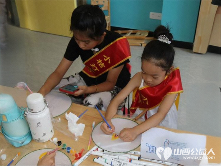 衷心感谢太原市小桔灯爱心联盟各位小志愿者和家长们走进我们太原市灵星孤独症中心认购孩子们的手工作品为孩子们捐赠牛奶玩具和学习用品 - 第7张 - 山西公益人 衷心感谢太原市小桔灯爱心联盟各位小志愿者和家长们走进我们太原市灵星孤独症中心认购孩子们的手工作品为孩子们捐赠牛奶玩具和学习用品 - 第7张