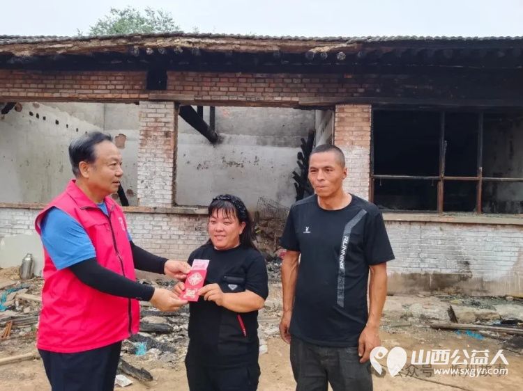 风雨无阻爱无疆 忻州市秀容公益开展困境慰问七月同行暖心行动慰问忻府区西张镇鸦儿坑村三个困境家庭送去物资与关怀 - 第7张 - 山西公益人 风雨无阻爱无疆 忻州市秀容公益开展困境慰问七月同行暖心行动慰问忻府区西张镇鸦儿坑村三个困境家庭送去物资与关怀 - 第7张