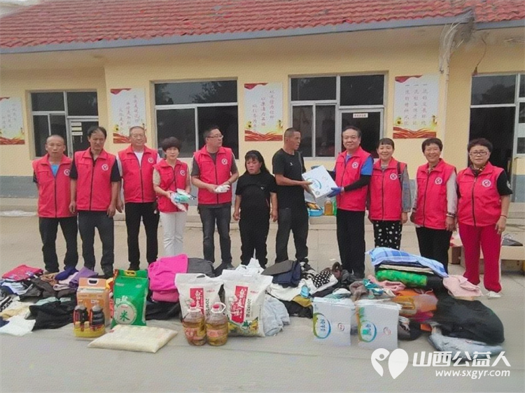 风雨无阻爱无疆 忻州市秀容公益开展困境慰问七月同行暖心行动慰问忻府区西张镇鸦儿坑村三个困境家庭送去物资与关怀 - 第2张 - 山西公益人 风雨无阻爱无疆 忻州市秀容公益开展困境慰问七月同行暖心行动慰问忻府区西张镇鸦儿坑村三个困境家庭送去物资与关怀 - 第2张