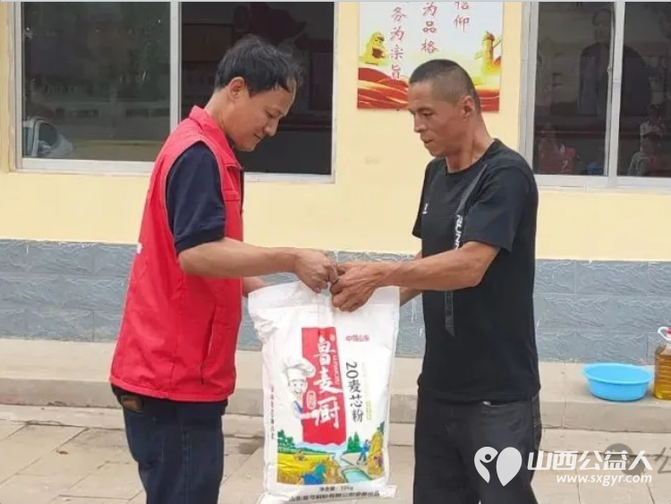 风雨无阻爱无疆 忻州市秀容公益开展困境慰问七月同行暖心行动慰问忻府区西张镇鸦儿坑村三个困境家庭送去物资与关怀 - 第10张 - 山西公益人 风雨无阻爱无疆 忻州市秀容公益开展困境慰问七月同行暖心行动慰问忻府区西张镇鸦儿坑村三个困境家庭送去物资与关怀 - 第10张