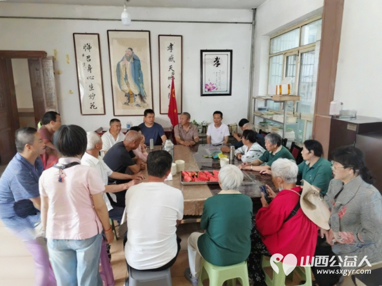 以实际行动报党恩----长治市小雨点公益志愿者协会7月份党组学习活动在隆福饭店(原雨花斋二部)举行从这里出发把善意传递给了身边人们 - 第2张 - 山西公益人 以实际行动报党恩----长治市小雨点公益志愿者协会7月份党组学习活动在隆福饭店(原雨花斋二部)举行从这里出发把善意传递给了身边人们 - 第2张