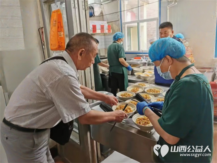 以实际行动报党恩----长治市小雨点公益志愿者协会7月份党组学习活动在隆福饭店(原雨花斋二部)举行从这里出发把善意传递给了身边人们 - 第7张 - 山西公益人 以实际行动报党恩----长治市小雨点公益志愿者协会7月份党组学习活动在隆福饭店(原雨花斋二部)举行从这里出发把善意传递给了身边人们 - 第7张