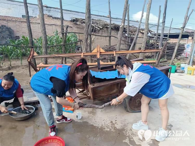 爱的约定----长治市小雨点公益志愿者协会志愿者来到隆福饭店(原雨花斋二部)连续几年来同志们都会放弃节假日来到这里定期为老人开展义务理发活动 - 第25张 - 山西公益人 爱的约定----长治市小雨点公益志愿者协会志愿者来到隆福饭店(原雨花斋二部)连续几年来同志们都会放弃节假日来到这里定期为老人开展义务理发活动 - 第25张