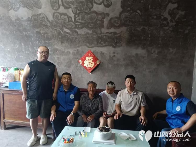 爱的约定----长治市小雨点公益志愿者协会志愿者来到隆福饭店(原雨花斋二部)连续几年来同志们都会放弃节假日来到这里定期为老人开展义务理发活动 - 第20张 - 山西公益人 爱的约定----长治市小雨点公益志愿者协会志愿者来到隆福饭店(原雨花斋二部)连续几年来同志们都会放弃节假日来到这里定期为老人开展义务理发活动 - 第20张