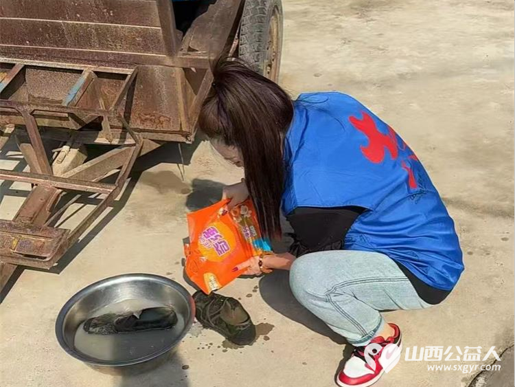 爱的约定----长治市小雨点公益志愿者协会志愿者来到隆福饭店(原雨花斋二部)连续几年来同志们都会放弃节假日来到这里定期为老人开展义务理发活动 - 第23张 - 山西公益人 爱的约定----长治市小雨点公益志愿者协会志愿者来到隆福饭店(原雨花斋二部)连续几年来同志们都会放弃节假日来到这里定期为老人开展义务理发活动 - 第23张