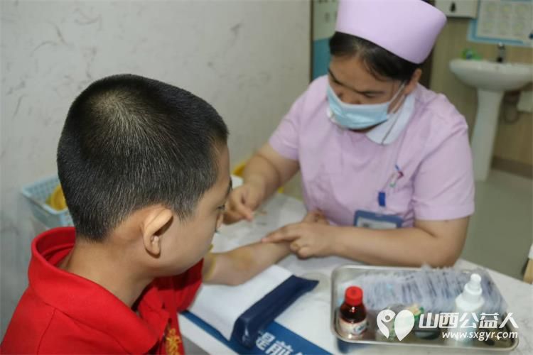 感谢山西综改区健康管理中心的医务人员为太原市灵星孤独症心青年提供免费体检用专业呵护星星的健康 - 第5张 - 山西公益人 感谢山西综改区健康管理中心的医务人员为太原市灵星孤独症心青年提供免费体检用专业呵护星星的健康 - 第5张