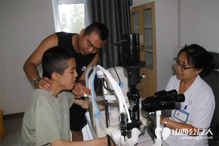 感谢山西综改区健康管理中心的医务人员为太原市灵星孤独症心青年提供免费体检用专业呵护星星的健康 - 第4张 - 山西公益人 感谢山西综改区健康管理中心的医务人员为太原市灵星孤独症心青年提供免费体检用专业呵护星星的健康 - 第4张