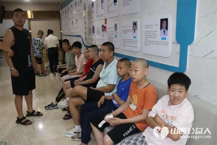 只要用心就会做的更好 山西综改区健康管理中心医护人员给太原市灵星孤独症孩子的第二批体检 - 第7张 - 山西公益人 只要用心就会做的更好 山西综改区健康管理中心医护人员给太原市灵星孤独症孩子的第二批体检 - 第7张