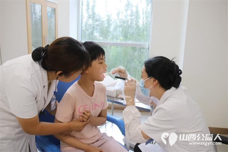 只要用心就会做的更好 山西综改区健康管理中心医护人员给太原市灵星孤独症孩子的第二批体检 - 第6张 - 山西公益人 只要用心就会做的更好 山西综改区健康管理中心医护人员给太原市灵星孤独症孩子的第二批体检 - 第6张