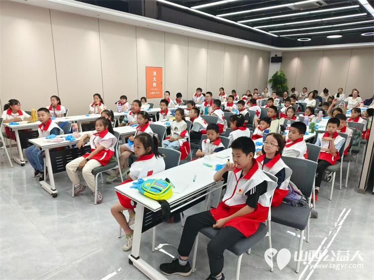 山西省第四届红十字小小宣讲员培训结束啦孩子们学习了海姆立克防溺水等安全急救知识禁毒反诈防霸凌等法律知识感恩敬老诚信勤俭等优秀传统文化 - 第5张