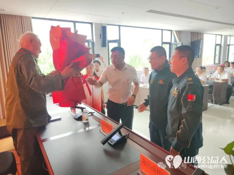烽火岁月话初心红色基因永赓续 正能量公益山西孝义新义街道迎宾南社区举办七一主题活动共同为抗美援朝老兵送上了慰问品 - 第15张 - 山西公益人 烽火岁月话初心红色基因永赓续 正能量公益山西孝义新义街道迎宾南社区举办七一主题活动共同为抗美援朝老兵送上了慰问品 - 第15张