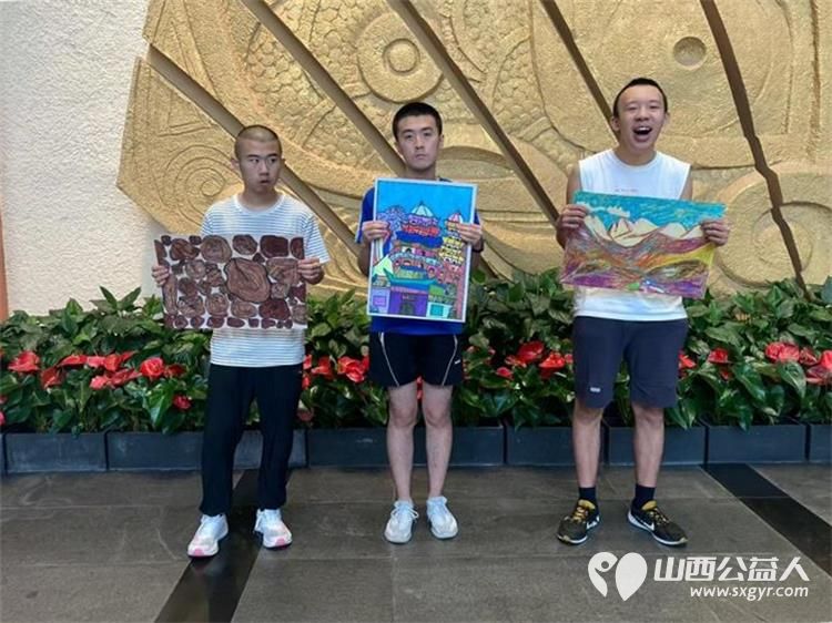 太原市灵星社区服务中心孤独症孩子的画作将在山西青铜博物馆展出孩子们感谢山西青铜博物馆 - 第1张 - 山西公益人 太原市灵星社区服务中心孤独症孩子的画作将在山西青铜博物馆展出孩子们感谢山西青铜博物馆 - 第1张