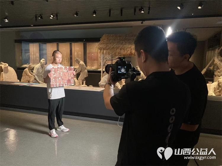 太原市灵星社区服务中心孤独症孩子的画作将在山西青铜博物馆展出孩子们感谢山西青铜博物馆 - 第3张 - 山西公益人 太原市灵星社区服务中心孤独症孩子的画作将在山西青铜博物馆展出孩子们感谢山西青铜博物馆 - 第3张