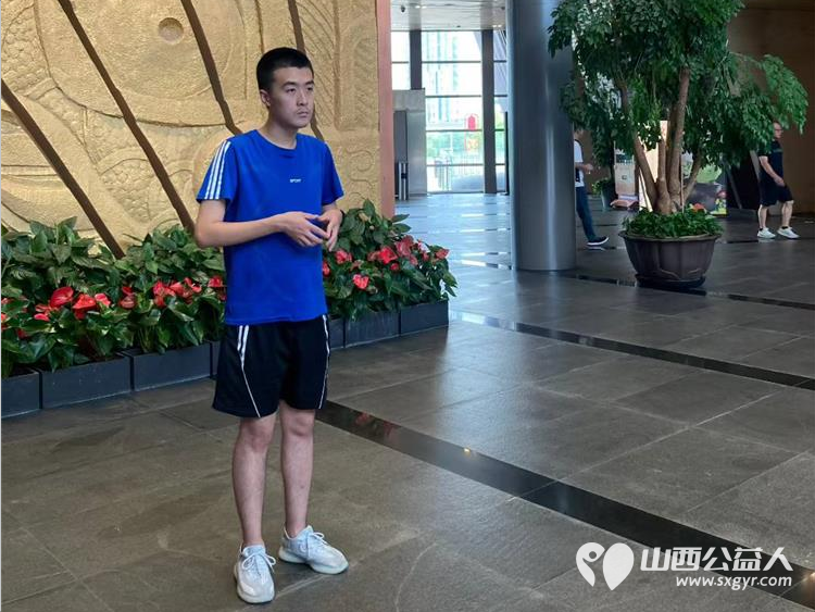 太原市灵星社区服务中心孤独症孩子的画作将在山西青铜博物馆展出孩子们感谢山西青铜博物馆 - 第9张 - 山西公益人 太原市灵星社区服务中心孤独症孩子的画作将在山西青铜博物馆展出孩子们感谢山西青铜博物馆 - 第9张