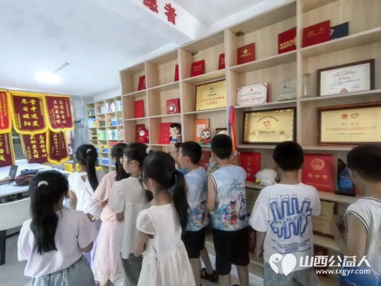 青春志愿行快乐共成长----石楼县青年志愿者协会之家活力满满让青少年们近距离感受志愿文化的魅力 - 第4张 - 山西公益人 青春志愿行快乐共成长----石楼县青年志愿者协会之家活力满满让青少年们近距离感受志愿文化的魅力 - 第4张