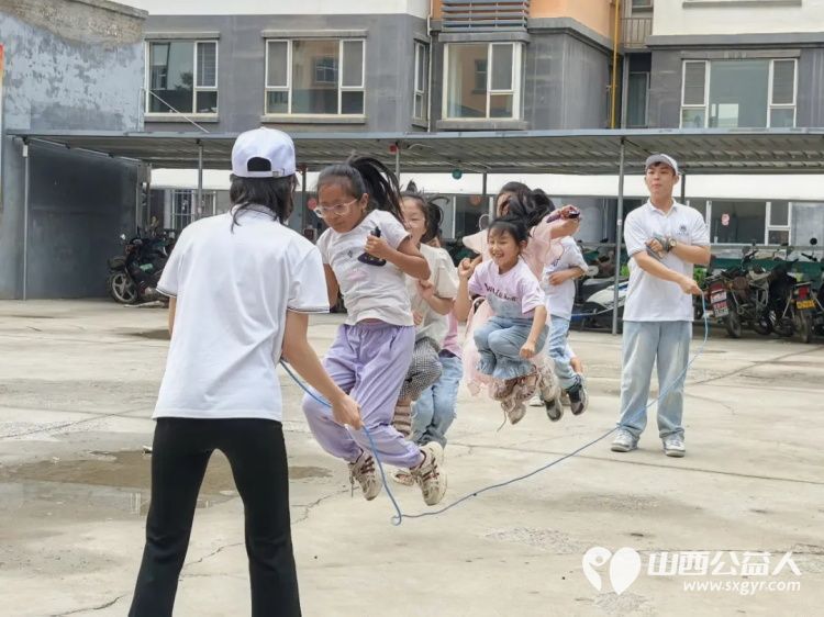青春志愿行快乐共成长----石楼县青年志愿者协会之家活力满满让青少年们近距离感受志愿文化的魅力 - 第6张 - 山西公益人 青春志愿行快乐共成长----石楼县青年志愿者协会之家活力满满让青少年们近距离感受志愿文化的魅力 - 第6张