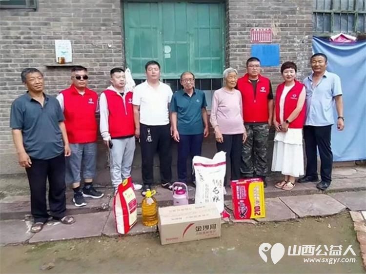 爱心伴我行情暖良坪村----长治圆梦公益协会组织志愿者走进长子县石哲镇良坪村开展公益活动慰问贫困家庭十七户赠送大米、食用油、生活用品 - 第16张