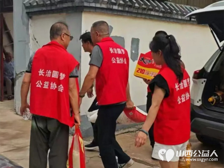 爱心伴我行情暖良坪村----长治圆梦公益协会组织志愿者走进长子县石哲镇良坪村开展公益活动慰问贫困家庭十七户赠送大米、食用油、生活用品 - 第31张